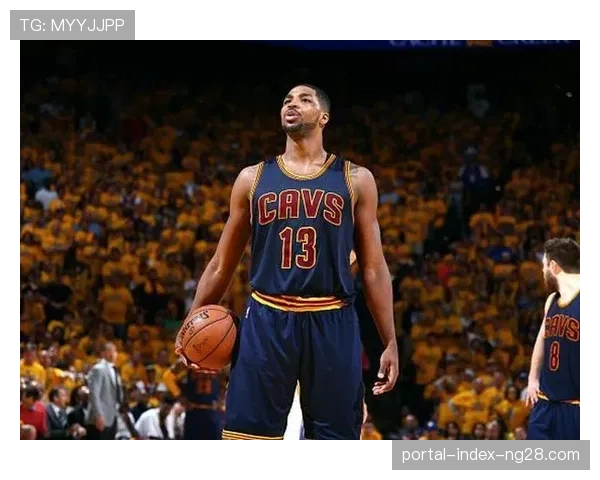 火箭汤普森冲击力十足 防守起家开发进攻手段